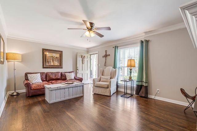 1102 Hiwassee Dr, Columbia, TN 38401