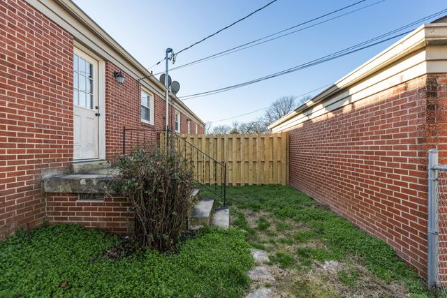 1102 Hiwassee Dr, Columbia, TN 38401