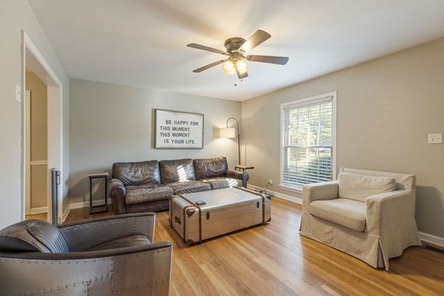 1102 Hiwassee Dr, Columbia, TN 38401