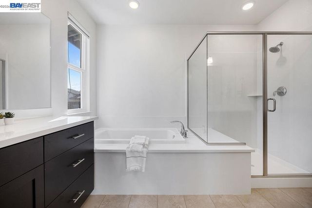 2729 5Th St, Alameda, CA 94501