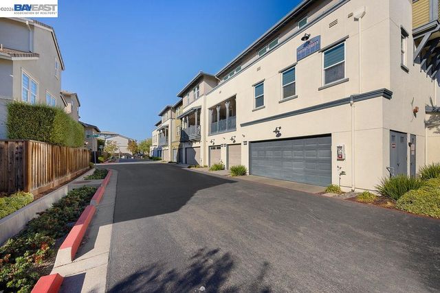 2729 5Th St, Alameda, CA 94501