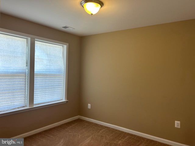 7868 CRESCENT PARK DR, Gainesville, VA 20155