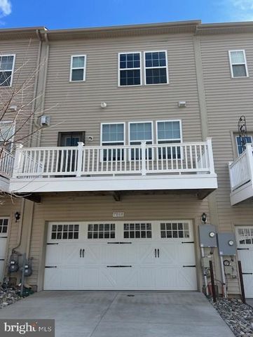 7868 CRESCENT PARK DR, Gainesville, VA 20155