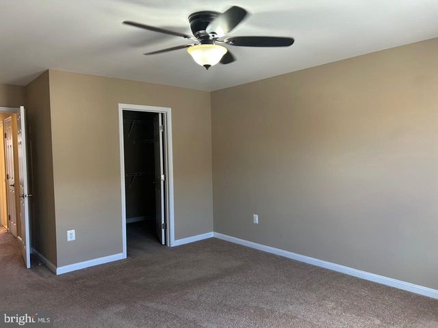 7868 CRESCENT PARK DR, Gainesville, VA 20155