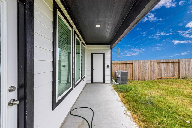 3002 Crown Gate Drive, Houston, TX 77047