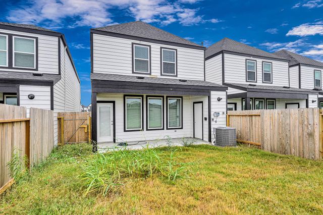 3002 Crown Gate Drive, Houston, TX 77047