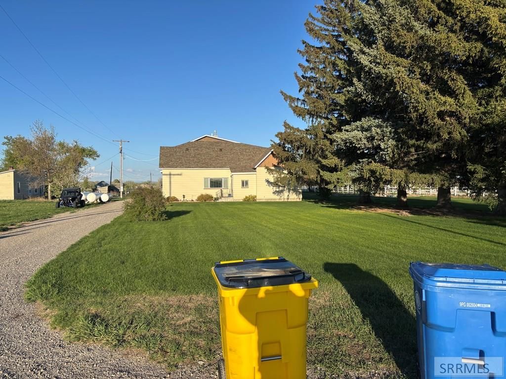 Image 2 of property listing at 194 N 3600 E, Rigby, ID 83442
