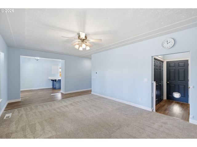 7642 TREBBER St, Keizer, OR 97303