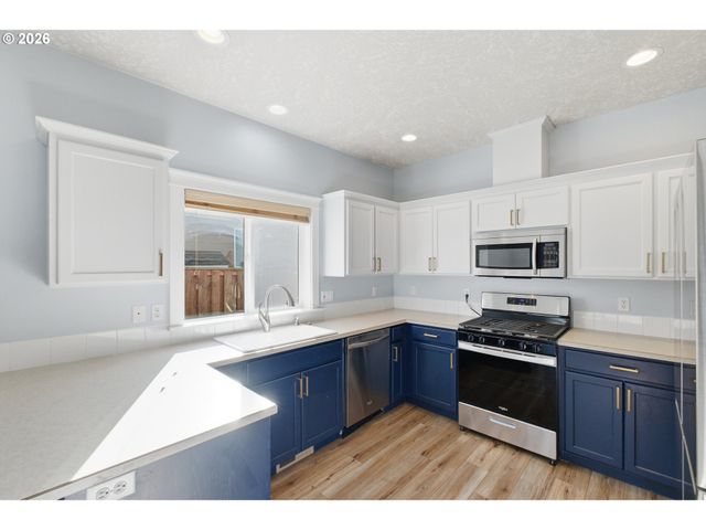 7642 TREBBER St, Keizer, OR 97303