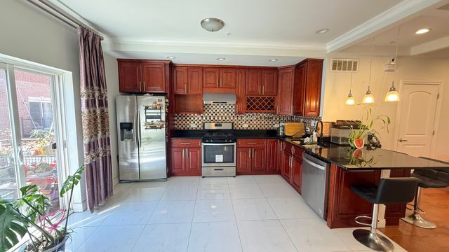 3521 S Parnell Avenue C, Chicago, IL 60609