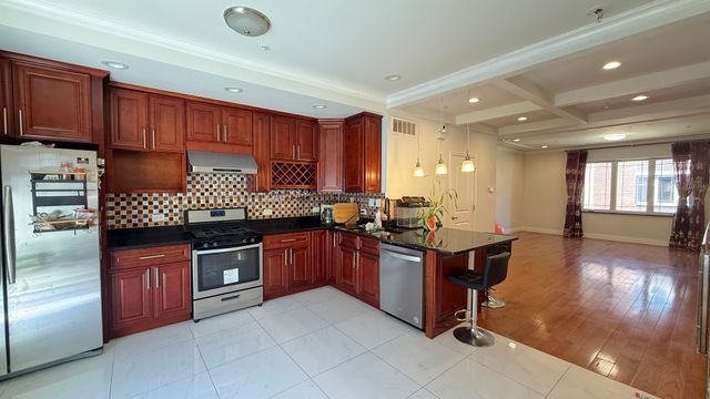 3521 S Parnell Avenue C, Chicago, IL 60609