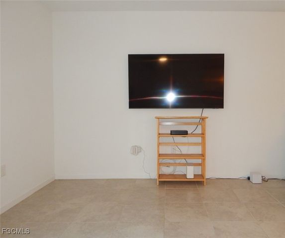 1437 Weeping Willow CT, Cape Coral, FL 33909