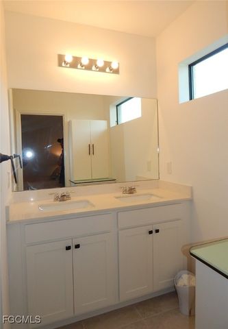 1437 Weeping Willow CT, Cape Coral, FL 33909