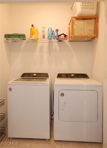 1437 Weeping Willow CT, Cape Coral, FL 33909