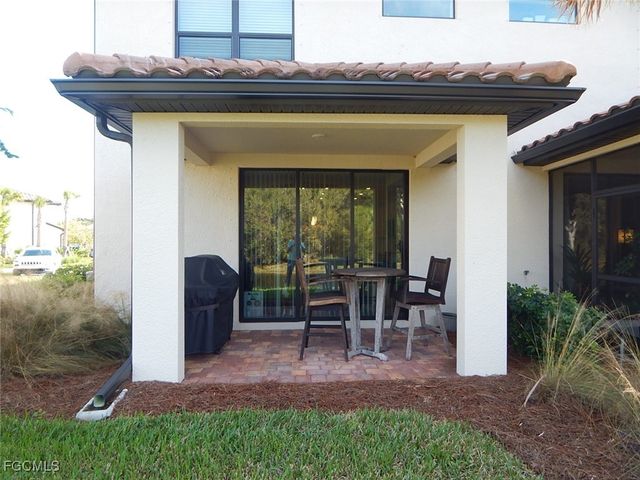 1437 Weeping Willow CT, Cape Coral, FL 33909