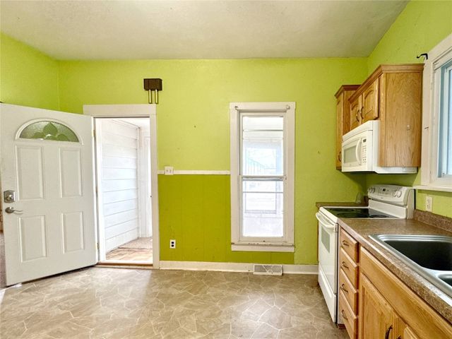 2540 8th Avenue, Marion, IA 52302