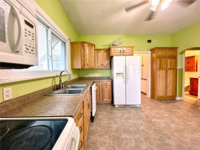 2540 8th Avenue, Marion, IA 52302