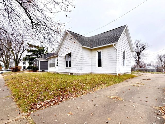 2540 8th Avenue, Marion, IA 52302