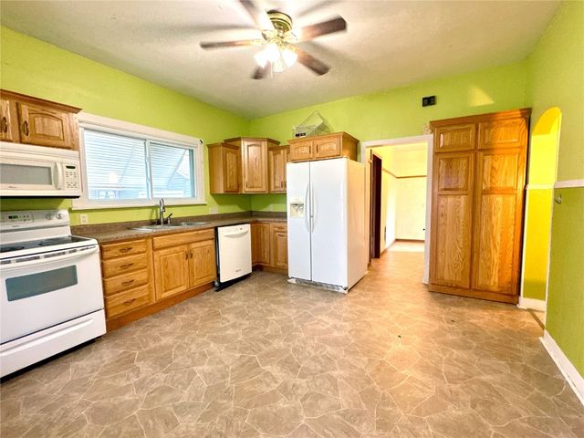 2540 8th Avenue, Marion, IA 52302