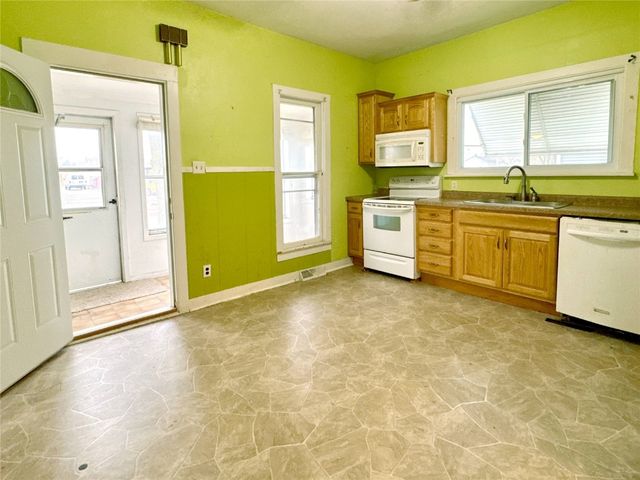 2540 8th Avenue, Marion, IA 52302