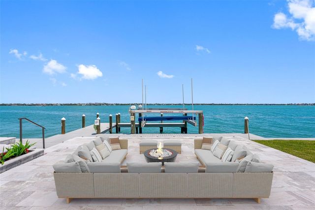 487 MEADOW LARK DR, Sarasota, FL 34236