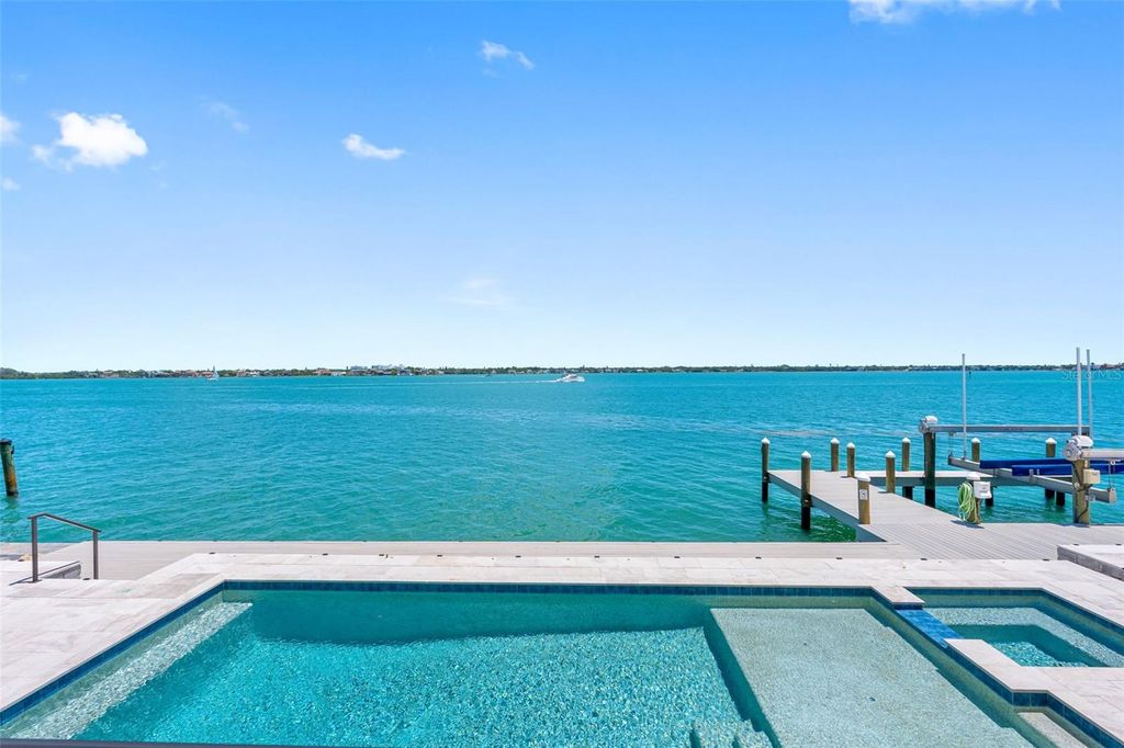 487 MEADOW LARK DR, Sarasota, FL 34236