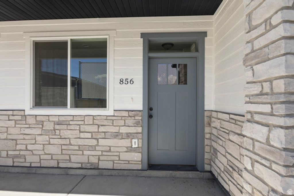 856 E 250 N, Hyrum, UT 84319