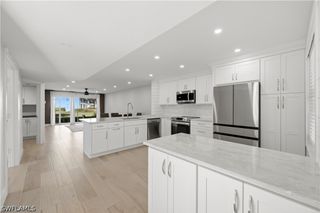 1330 Derbyshire CT E101, Naples, FL 34116