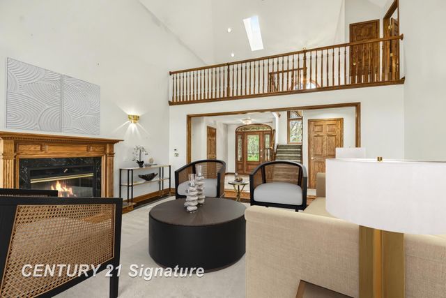 1944 E Lake Circle Drive, Saginaw, MI 48609