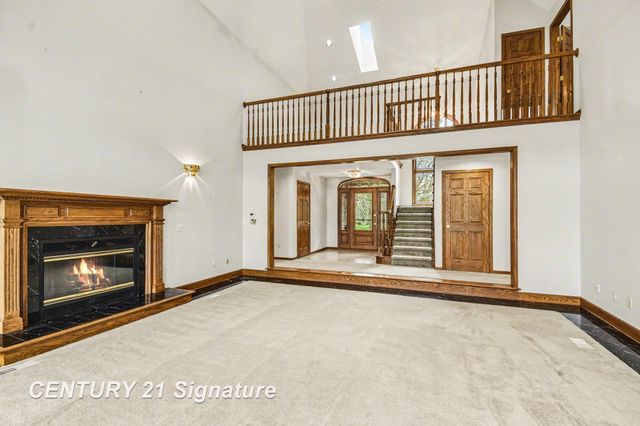 1944 E Lake Circle Drive, Saginaw, MI 48609