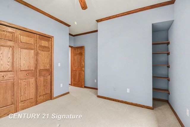 1944 E Lake Circle Drive, Saginaw, MI 48609