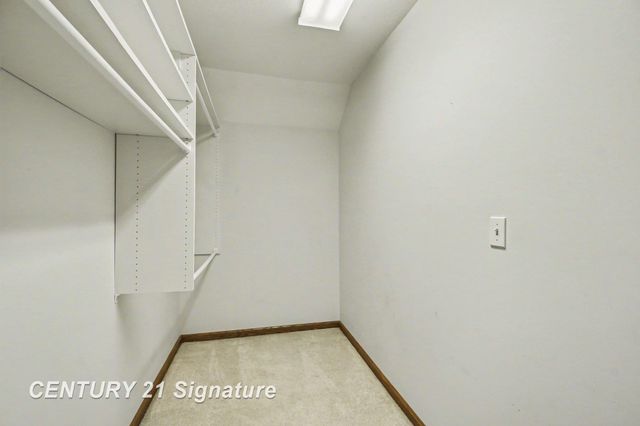 1944 E Lake Circle Drive, Saginaw, MI 48609