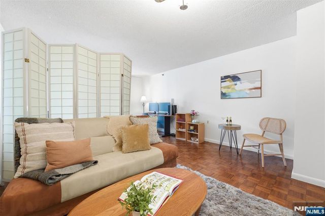 551 Observer Highway 3L, Hoboken, NJ 07030