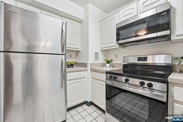 551 Observer Highway 3L, Hoboken, NJ 07030