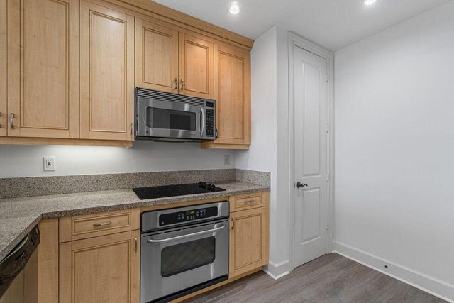 200 NE 2nd Avenue 401, Delray Beach, FL 33444