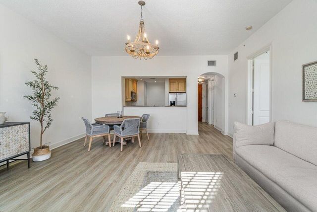 200 NE 2nd Avenue 401, Delray Beach, FL 33444