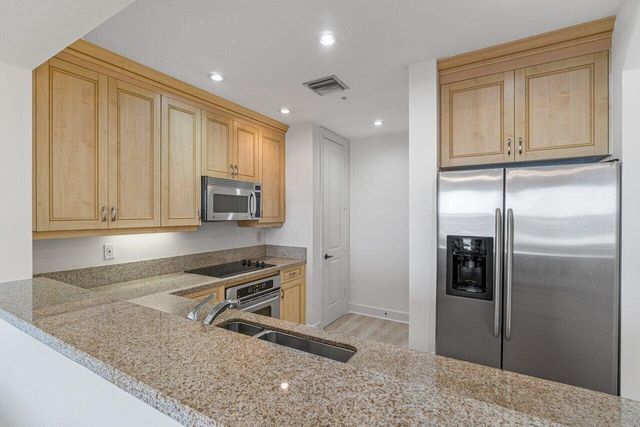200 NE 2nd Avenue 401, Delray Beach, FL 33444