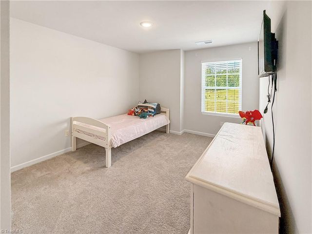 1767 Mallard Drive, Kernersville, NC 27284