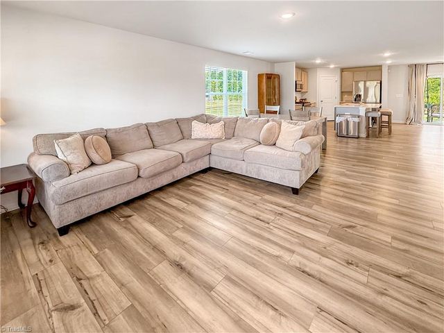 1767 Mallard Drive, Kernersville, NC 27284
