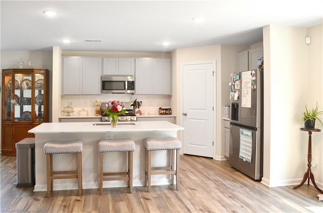 1767 Mallard Drive, Kernersville, NC 27284