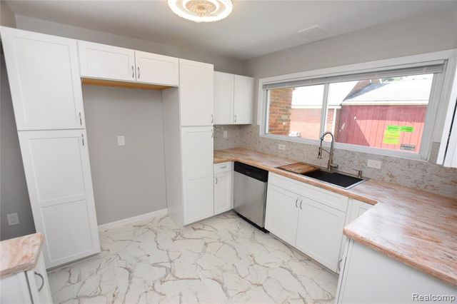 4047 Mitchell Drive, Flint, MI 48506