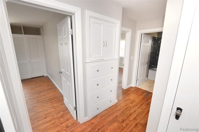 4047 Mitchell Drive, Flint, MI 48506