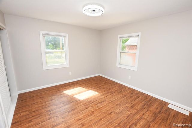 4047 Mitchell Drive, Flint, MI 48506