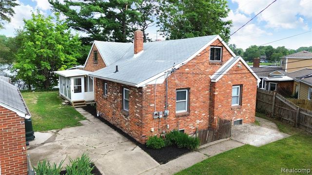 4047 Mitchell Drive, Flint, MI 48506
