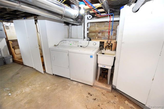 4047 Mitchell Drive, Flint, MI 48506