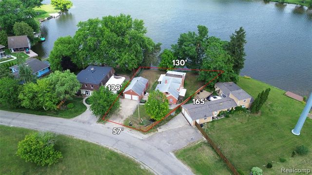 4047 Mitchell Drive, Flint, MI 48506