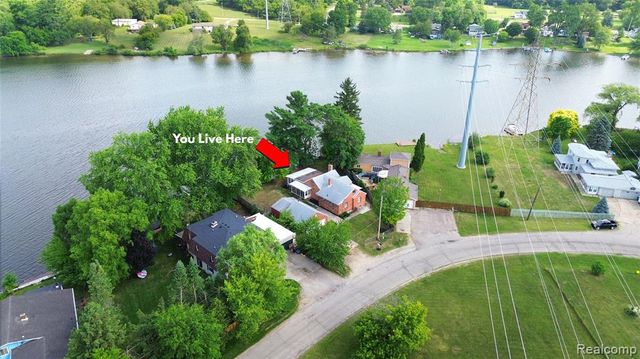 4047 Mitchell Drive, Flint, MI 48506