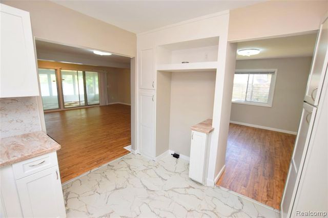 4047 Mitchell Drive, Flint, MI 48506