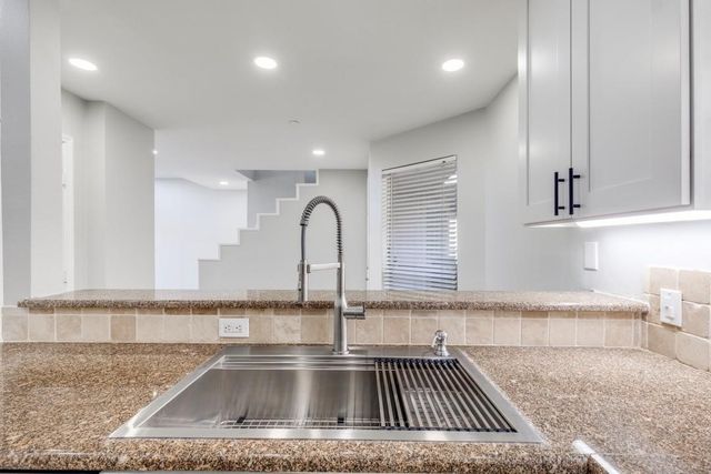 4221 Cole Avenue 202, Dallas, TX 75205