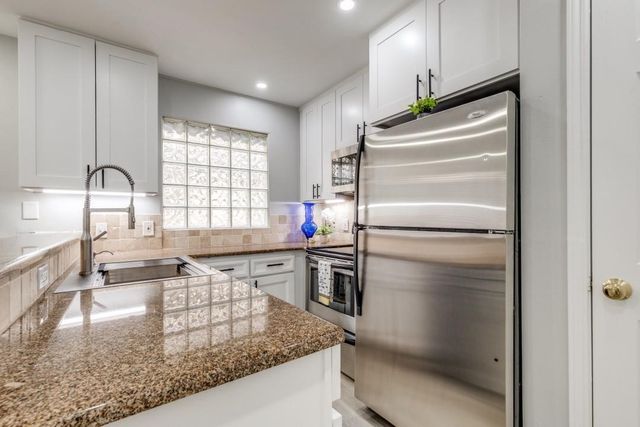 4221 Cole Avenue 202, Dallas, TX 75205